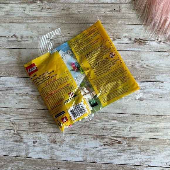 Lego Creator Easter Bunny with Colorful Eggs 30668 limited edition - Picture 2 of 2